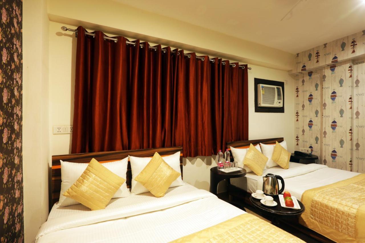 Hotel Sky Wood At Airport 뉴델리 외부 사진