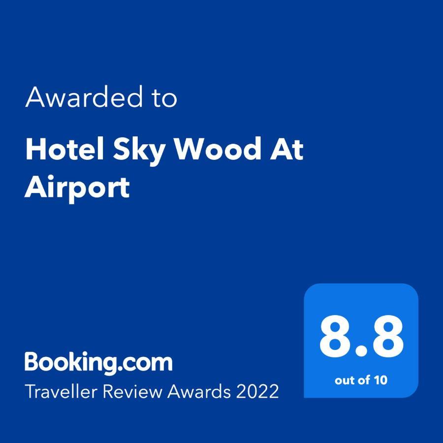 Hotel Sky Wood At Airport 뉴델리 외부 사진